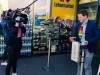 Einlass Ampel vor dem EDEKA